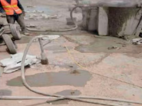 盐池水泥混凝土路面板底注浆技术 路面脱空注浆整治方案